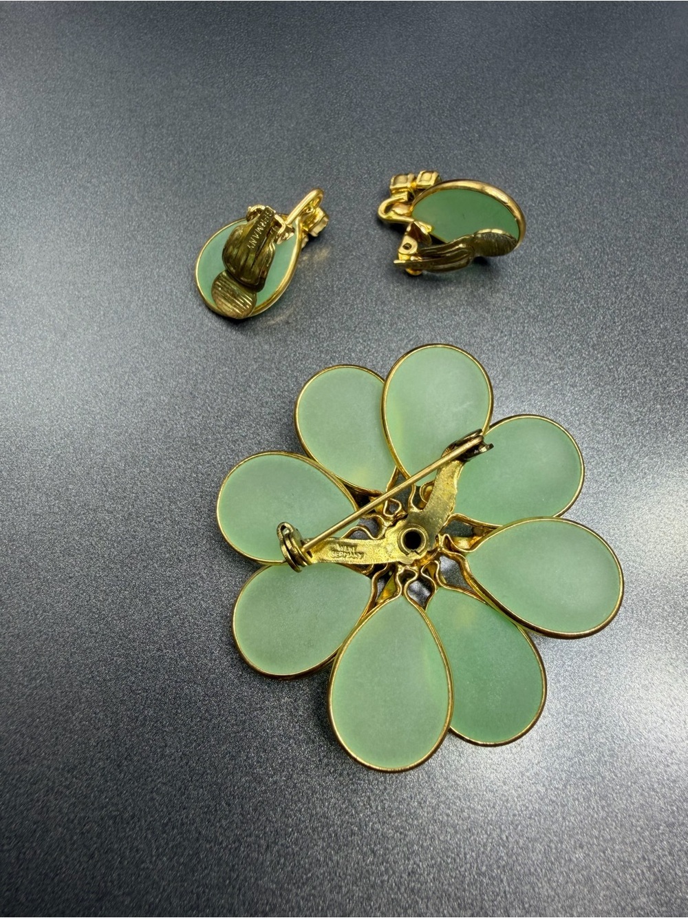 Vintage Satin Glass Brooch Clip-On Earrings West Germany #86set - Picture 3 of 5